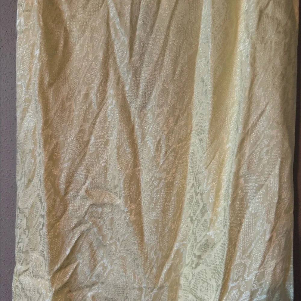 KRISA
Boa Midi Skirt In Green XS NWT - Picture 6 of 8